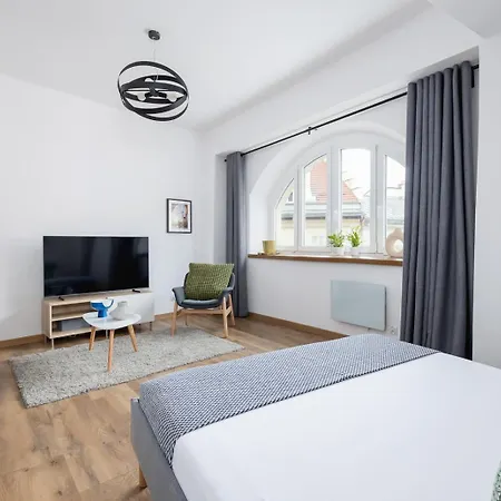 Zyblikiewicza 5- Apartment- Old Town דירה *